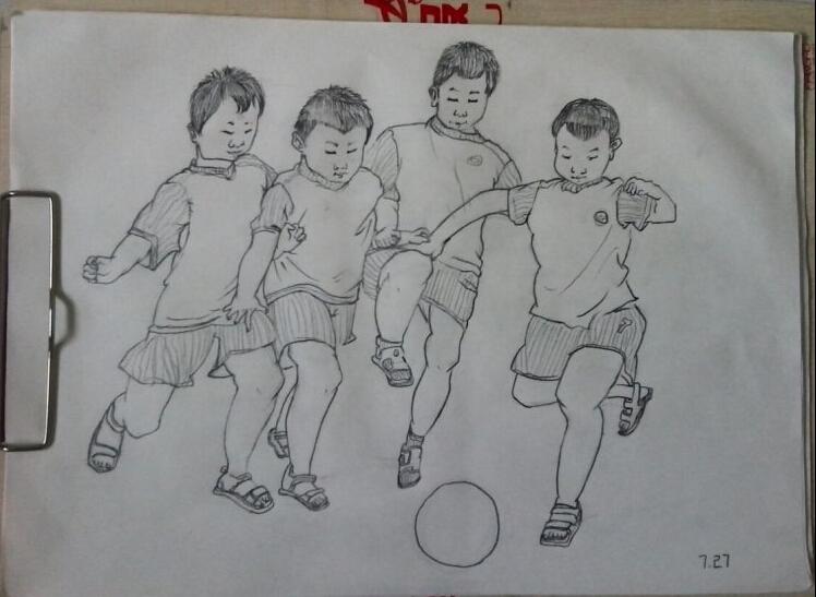 让我们一起踢足球儿童画_六一儿童网_(手机版)