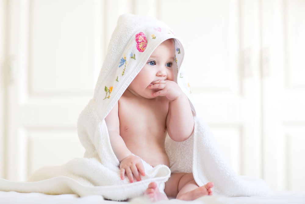 遇到孩子发烧应该用冷毛巾还是用热毛巾 九成父母都搞错了