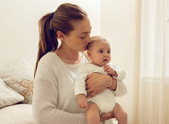 婴儿几个月出现脊柱生理弯曲 209129-1Q20421540RY.png