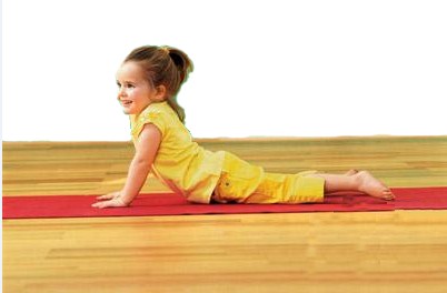 欢乐儿童瑜伽 促进身体成长