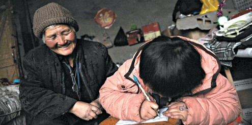 【感人】环卫奶奶答应儿子照顾好孙女